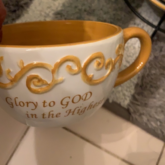 Set of FOUR ‘Glory to God’ VINTAGE Cups snd Saucer on Holder - Picture 3 of 7